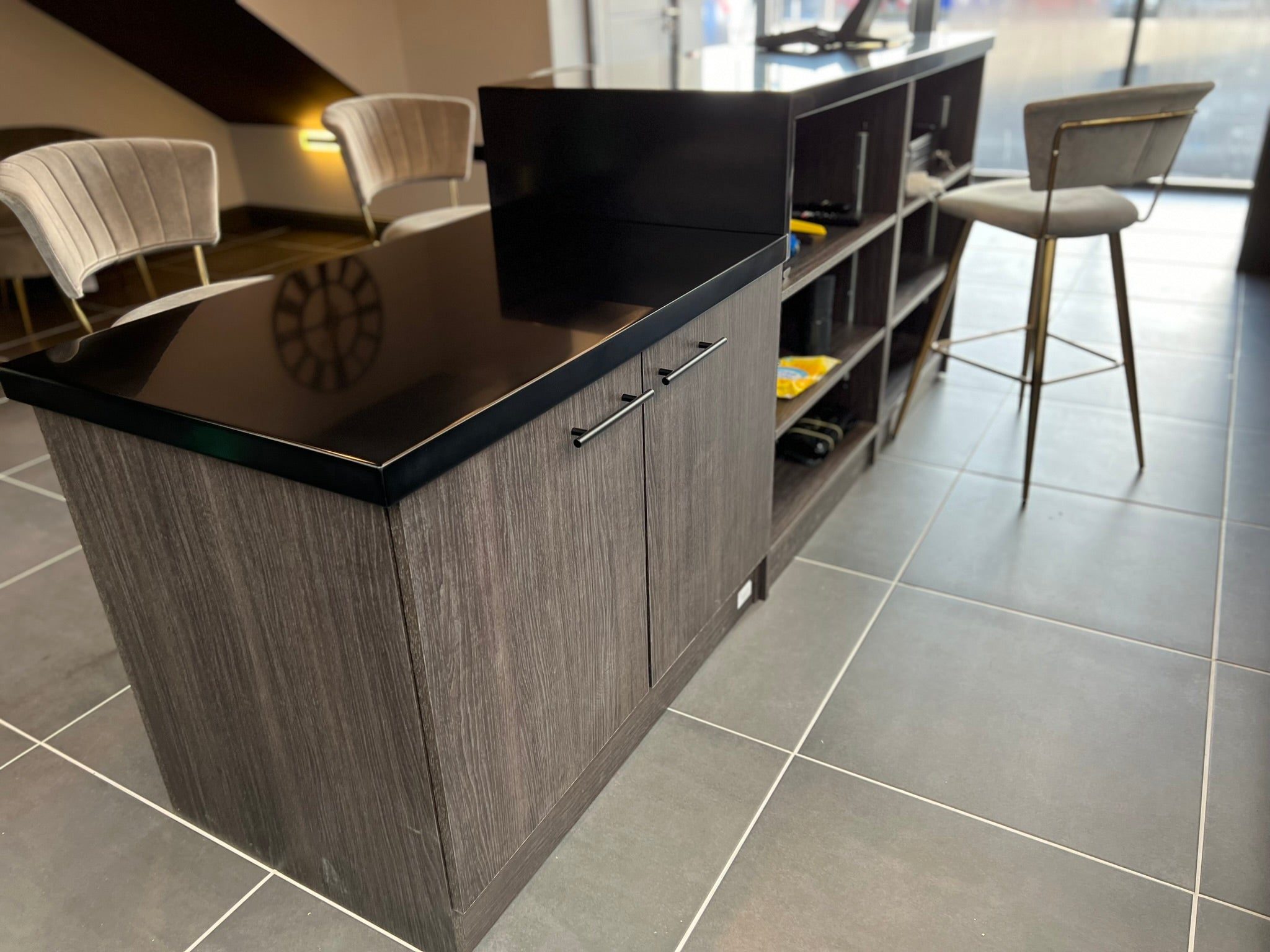 Counter prior to glass display cabinet